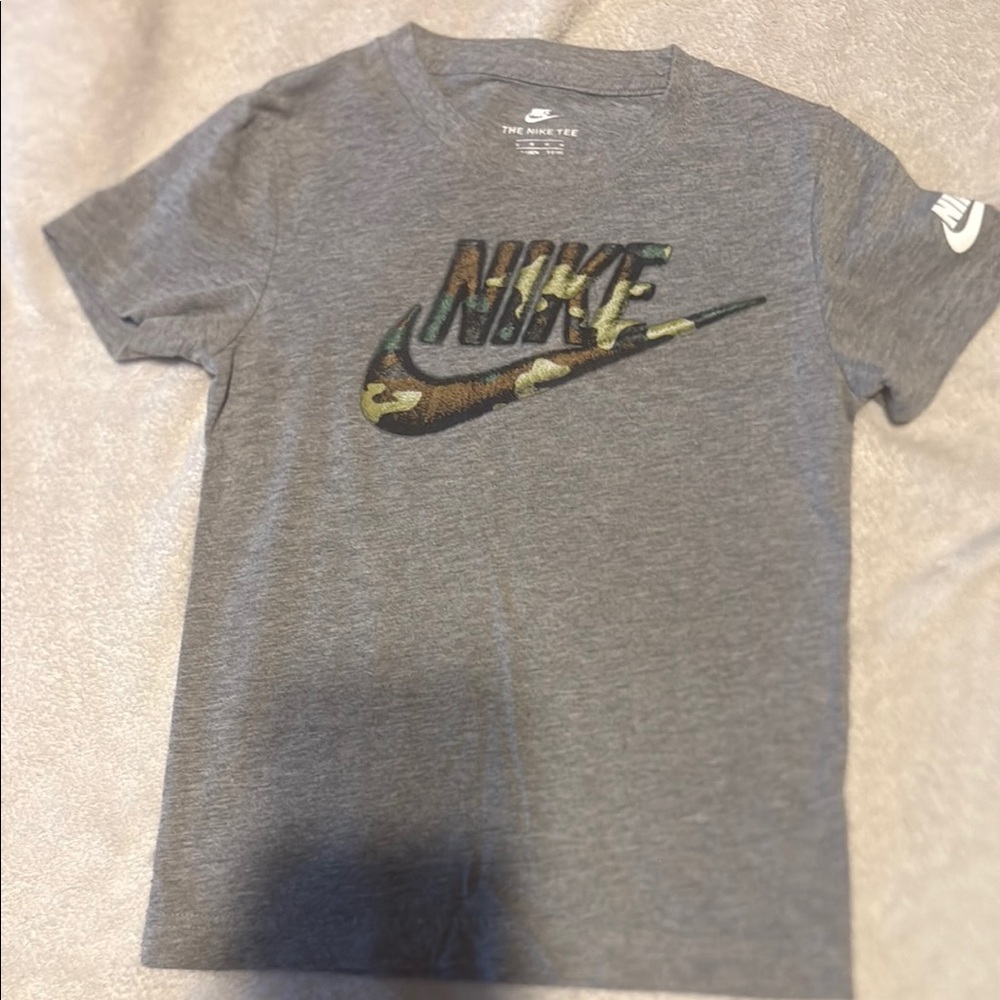 Nike Gray Short Sleeve Tee with Camouflage Logo